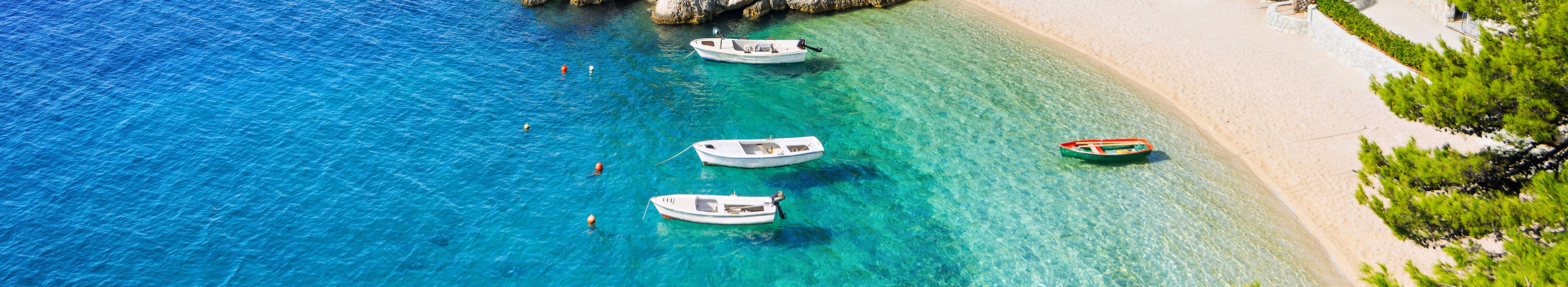 Schöner Strand in Dalmatien, Kroatien.