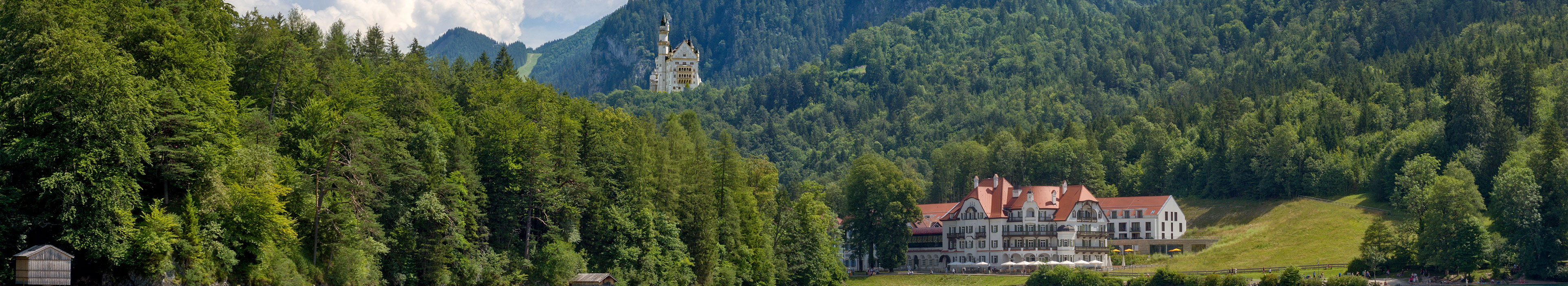 Blick auf das Schloß Neuschwanstein vom Alpsee Hohenschwangau
