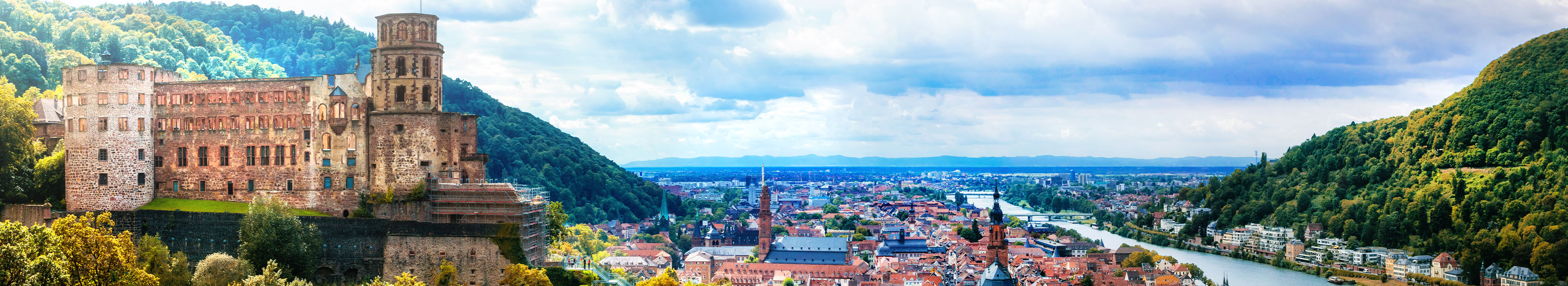 Panoramablick auf die schöne mittelalterliche Stadt Heidelberg, Deutschland