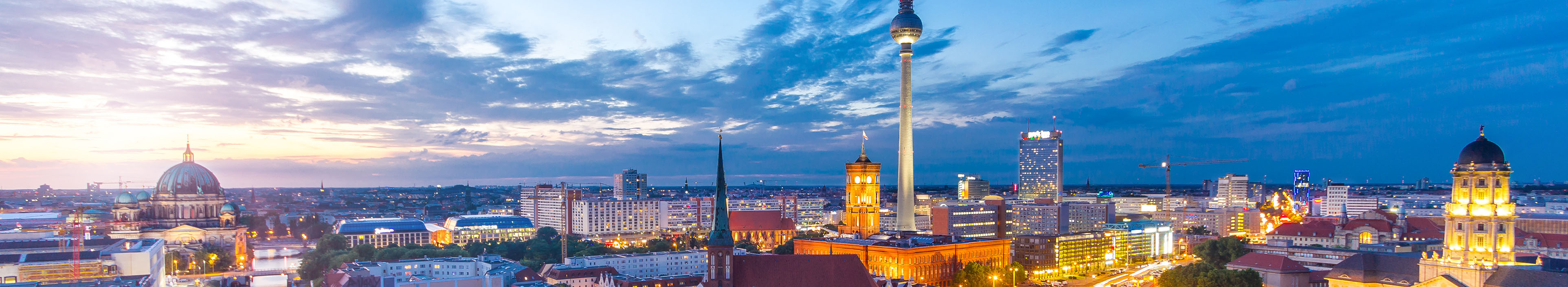 Blick auf die Skyline von Berlin mit Fernsehturm