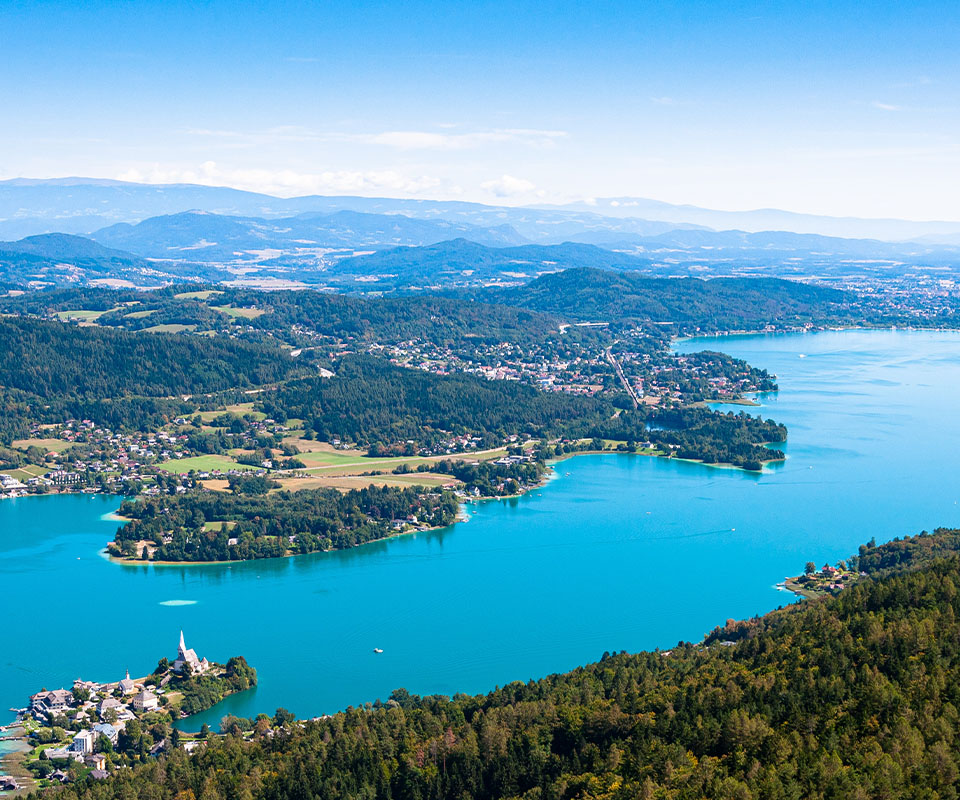 Blick auf den Wörthersee in Kärnten, Österreich.
