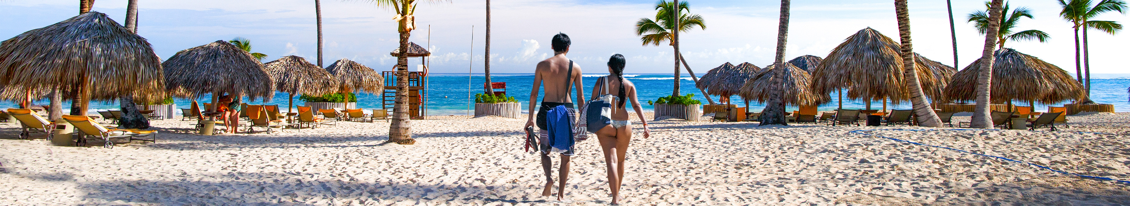 Paar an einem Strand in der Dominikanischen Republik